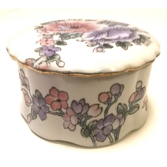 Vint. Chinese Porcelain Trinket Box Floral Scalloped Lid Gold Trim Signed CHINA - Picture 8 of 10
